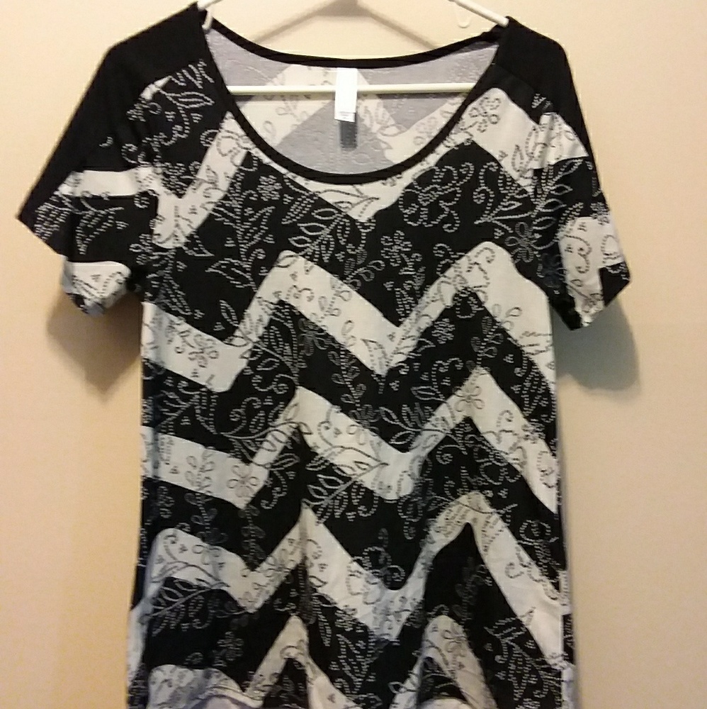 Lularoe Classic Tee